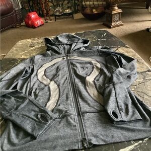 Lululemon Stride 2 platinum heathered grey hoodie jacket size 10